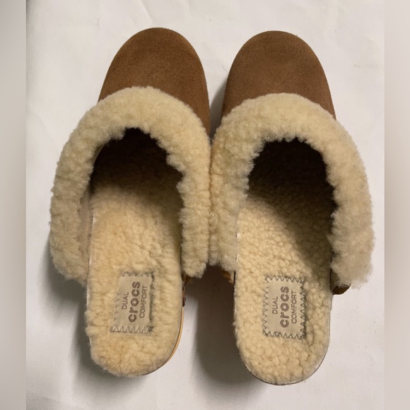 Crocs  Women's Sarah Luxe Lined Clog Mule Espresso - Picture 5 of 6